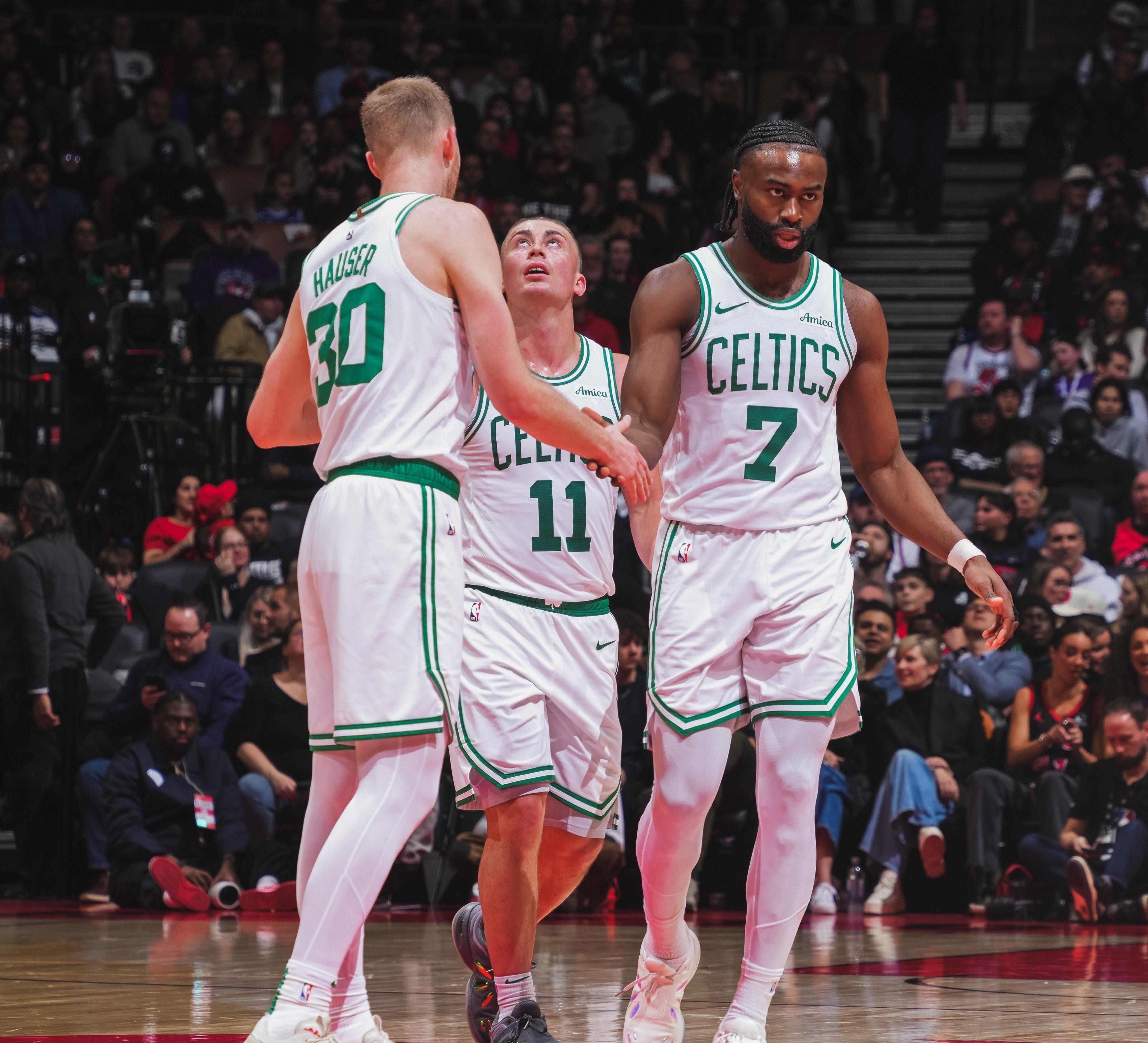 纽约尼克斯发布备战花絮，转会期战术微调，英超任务艰巨，年轻球员得到机会的简单介绍