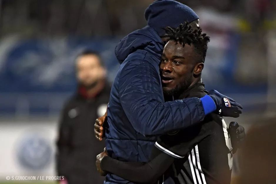 包含赛前深圳男篮备战法国杯,绝杀压哨细节曝光,悬念犹存,心理建设被强调的词条 包含赛前深圳男篮备战法国杯,绝杀压哨细节曝光,悬念犹存,心理建设被强调的词条